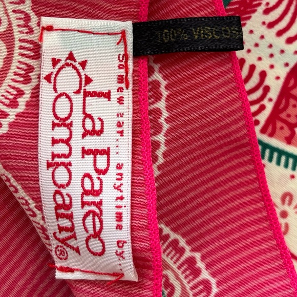 LA PAREO COMPANY Wrap | Sarong | Cover Up | Shawl - Picture 2 of 3